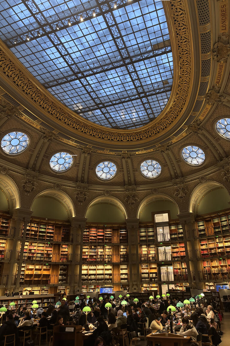 Vom Croissant zur Forschungsnotiz: Ein Arbeitstag in Paris (Du croissant à la note de recherche – une journée de travail à Paris) 